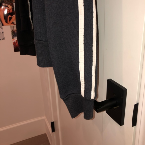 Subdued Zipup jacket - Picture 2 of 4